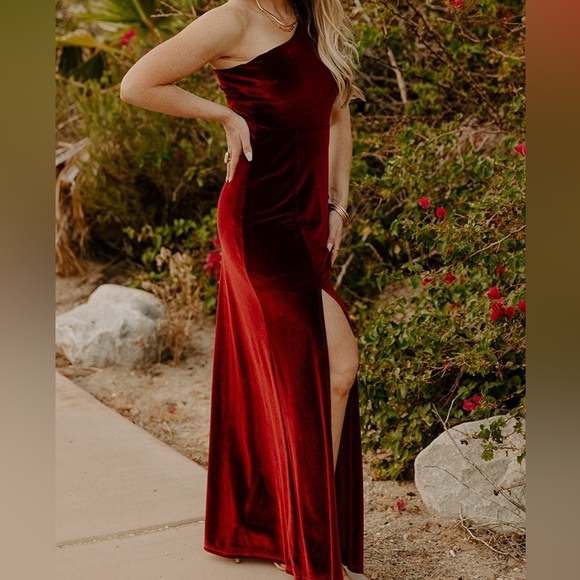 (Red Merlot)Tatiana Velvet One Shoulder Maxi Dress - Picture 15 of 15